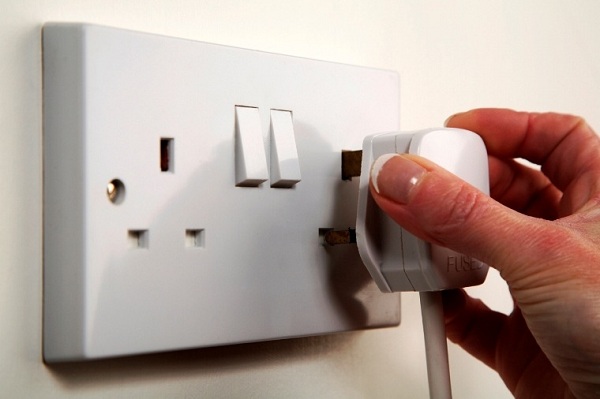 Làm gì khi tivi đột nhiên mất nguồn điện?